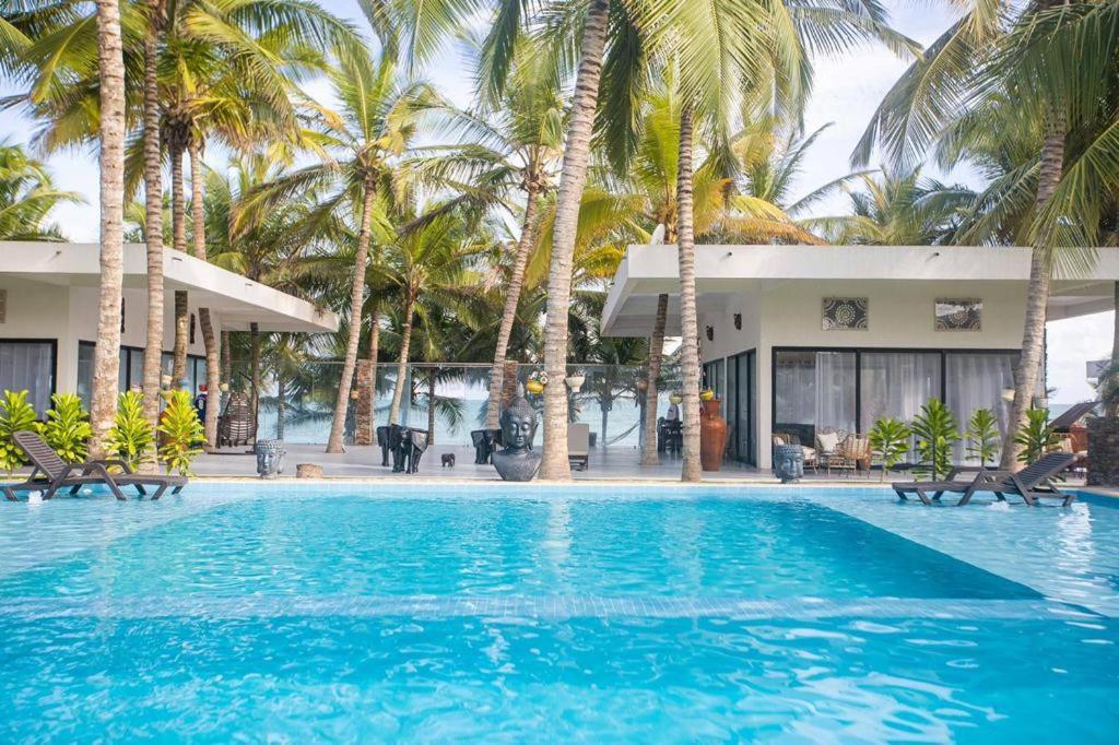 The Big Blue Resort & Spa Kasoa Ngoại thất bức ảnh